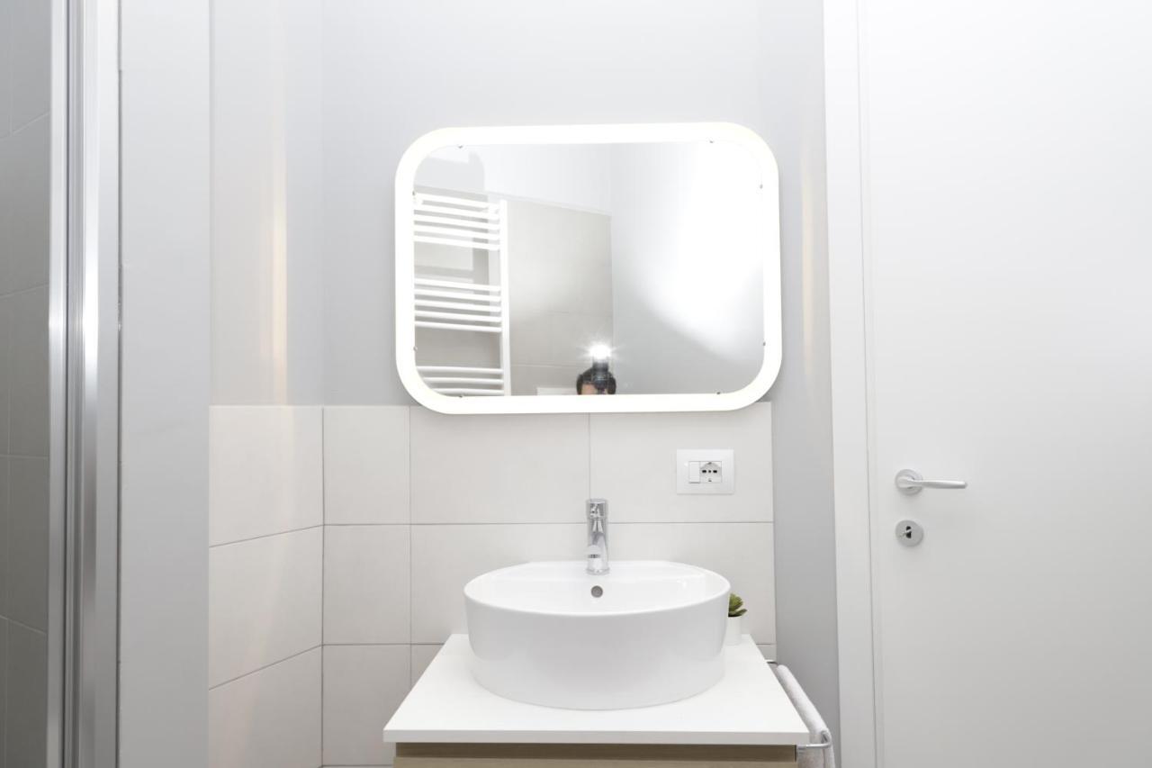 Hemeras Boutique Homes - 2 Luxury Apartments In The City Center Μιλάνο Εξωτερικό φωτογραφία